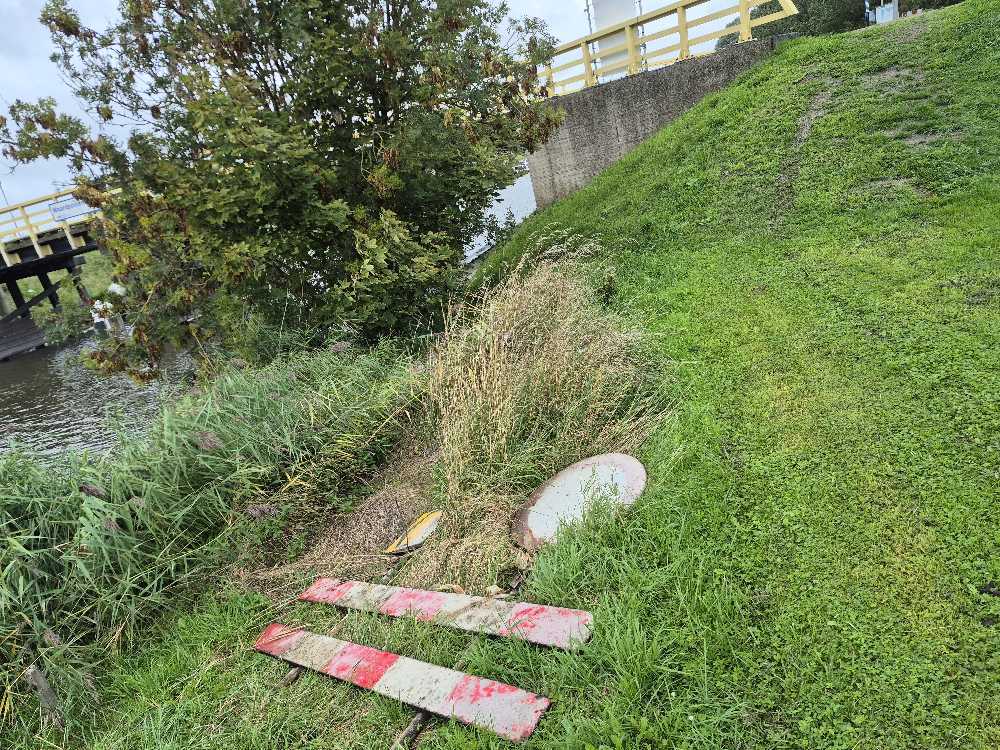 Foto bij melding 5593434 · Afval