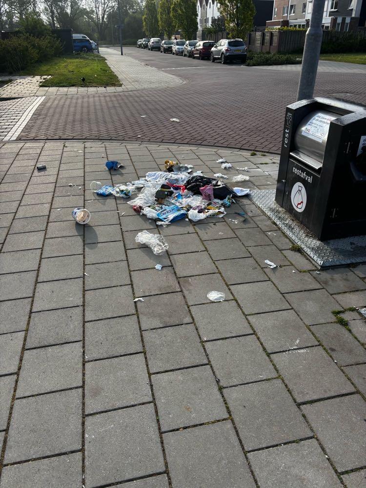 Foto bij melding 5066921 · Afval en zwerfvuil