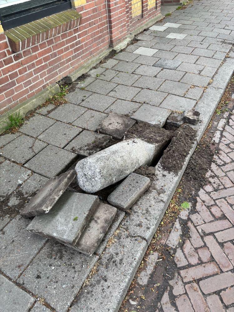 Foto bij melding 5111777 · Speeltoestellen en Straatmeubilair