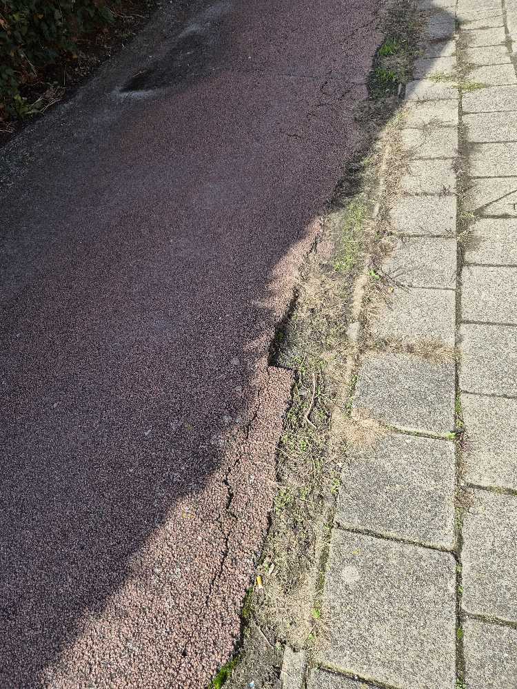 Foto bij melding 5574684 · Wegen en paden