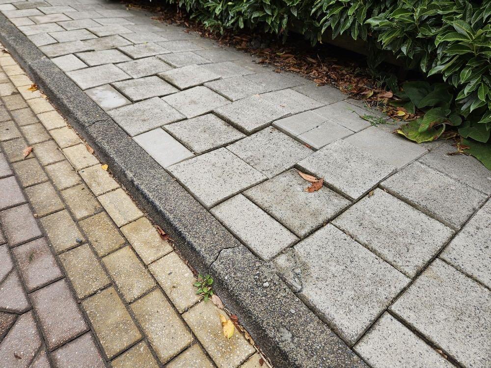 Foto bij melding 5480004 · Wegen, fietspaden, en stoepen