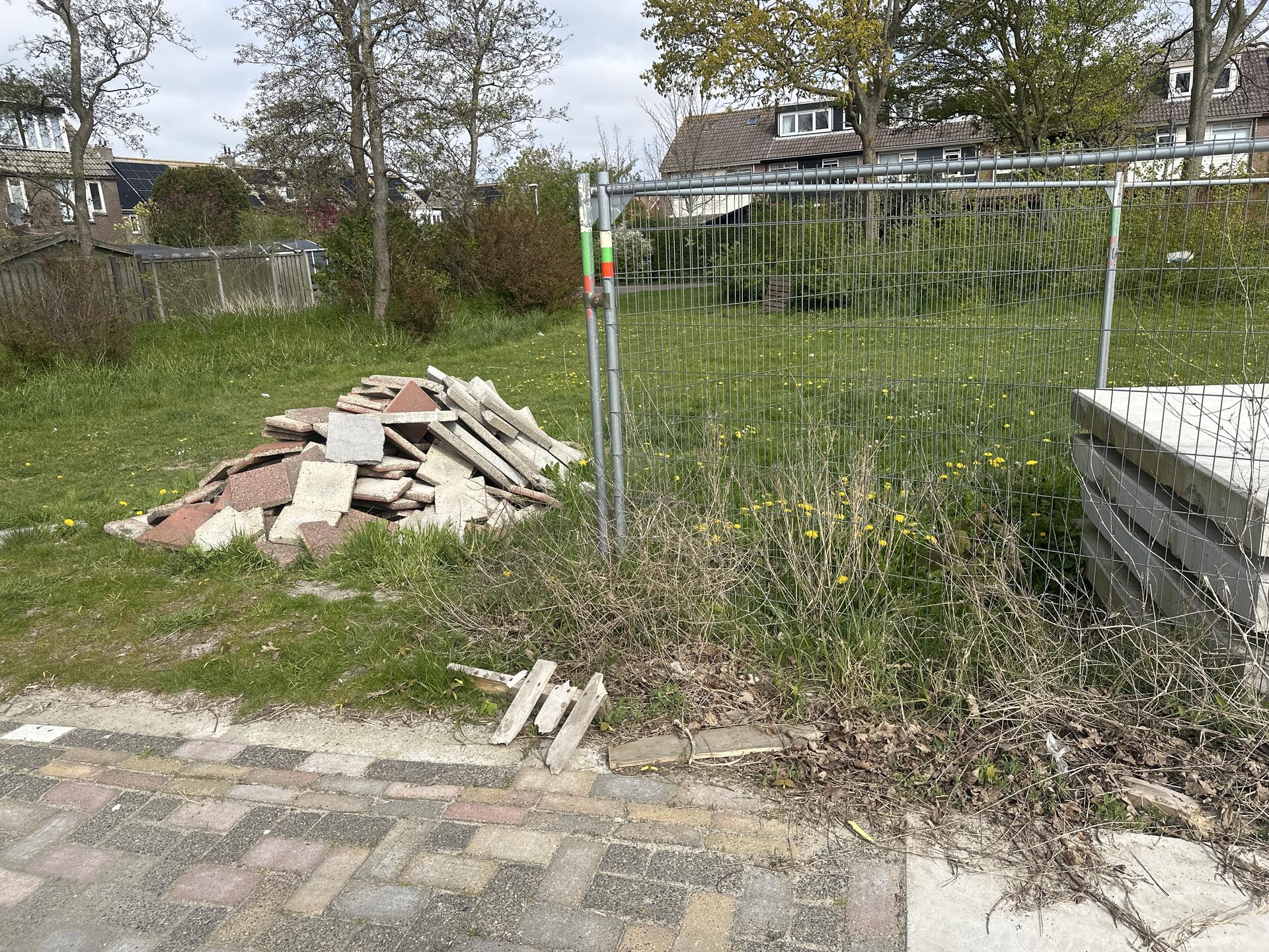 Foto bij melding 5042500 · Afval en zwerfvuil