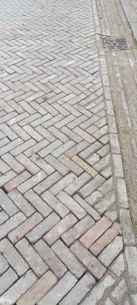 Foto bij melding 5032207 · Wegen, fietspaden, en stoepen