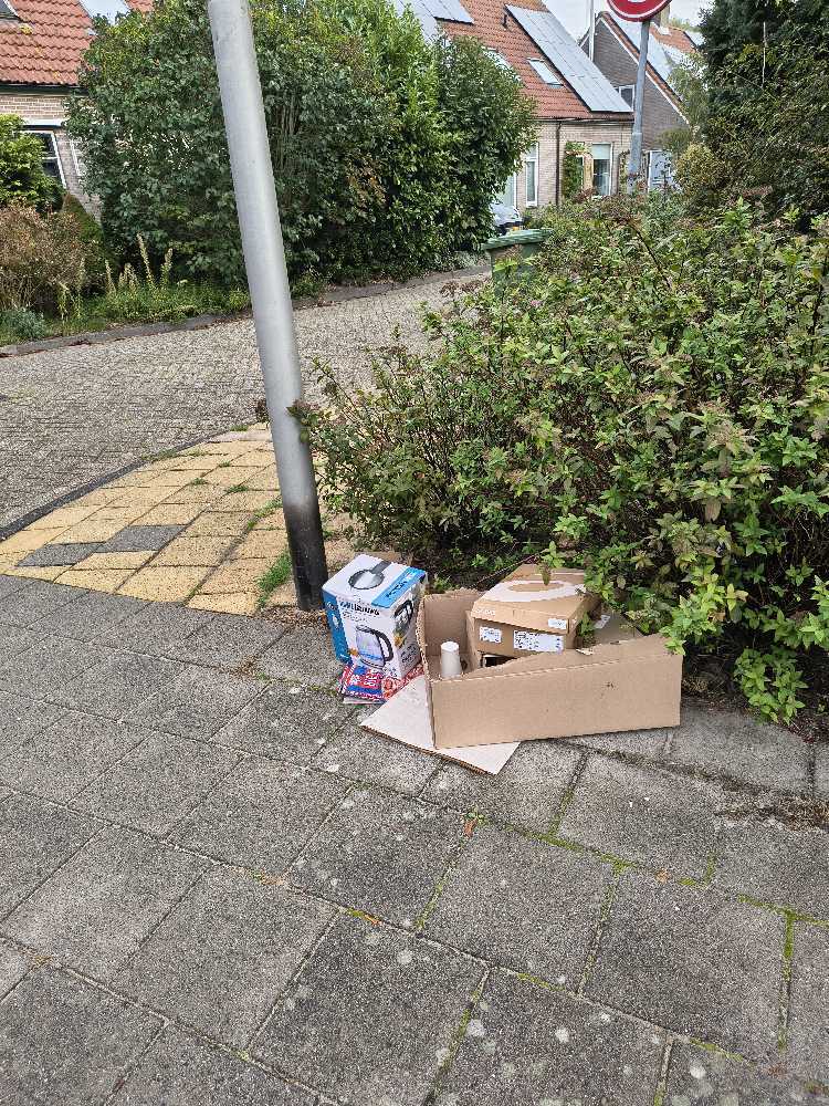 Foto bij melding 5627861 · Afval