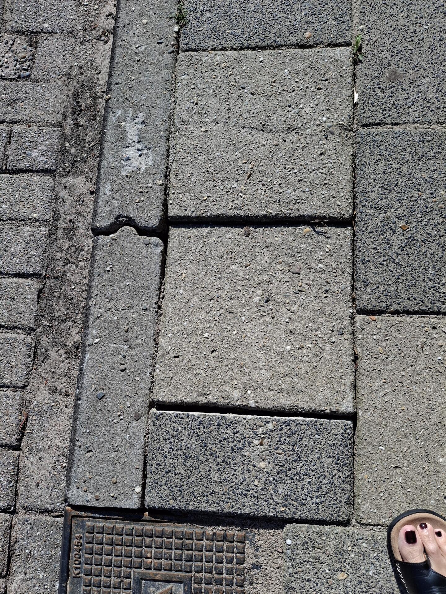 Foto bij melding 5089149 · Wegen, fietspaden, en stoepen