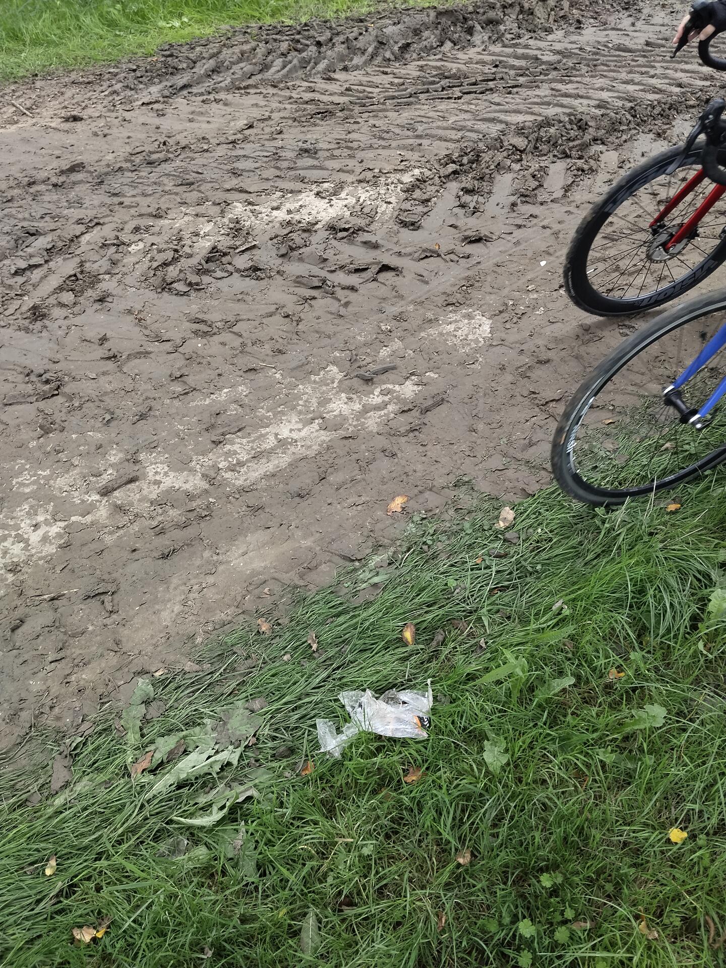 Foto bij melding 5613623 · Wegen, fietspaden, en stoepen