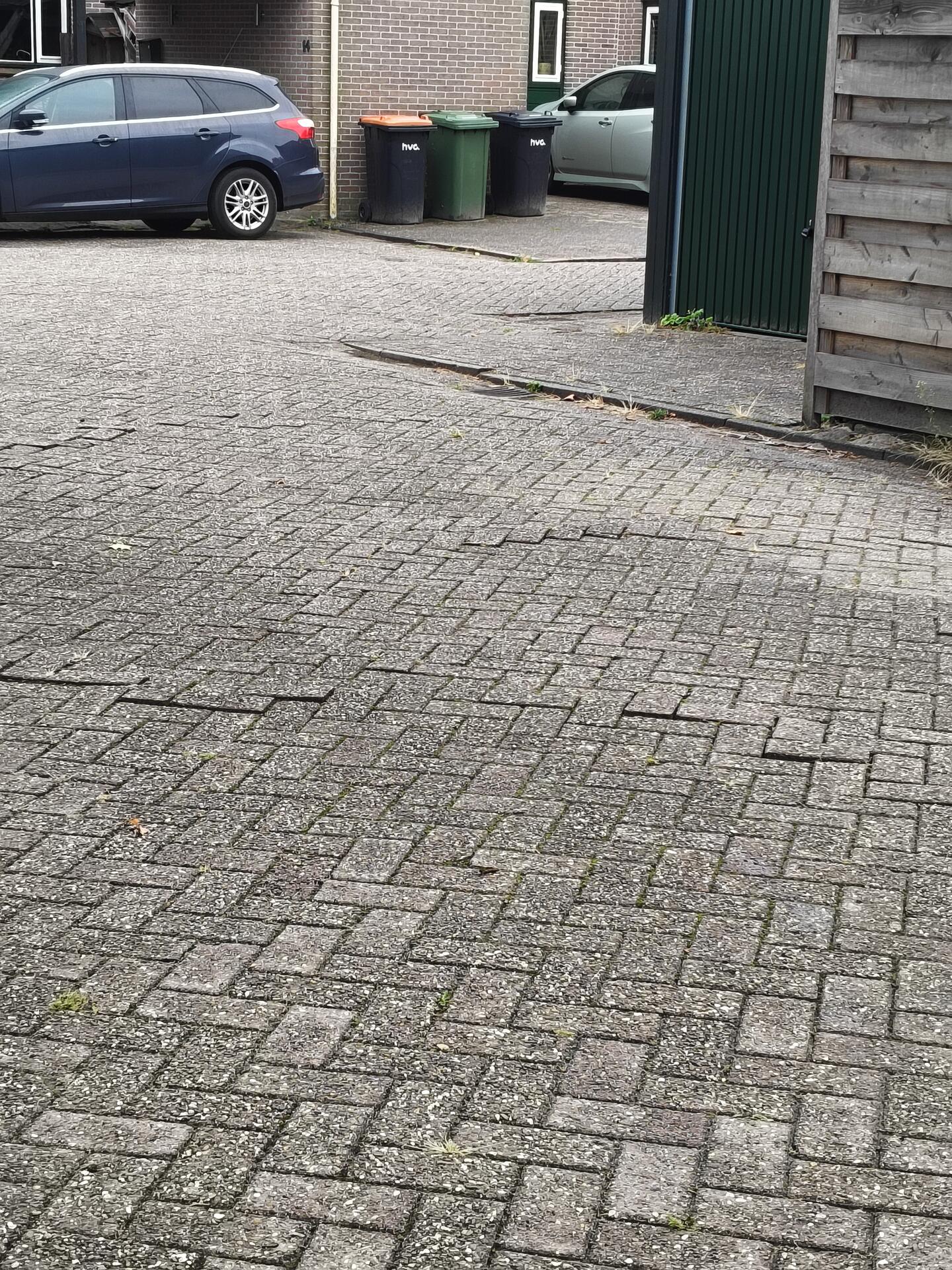 Foto bij melding 5477241 · Wegen, fietspaden, en stoepen