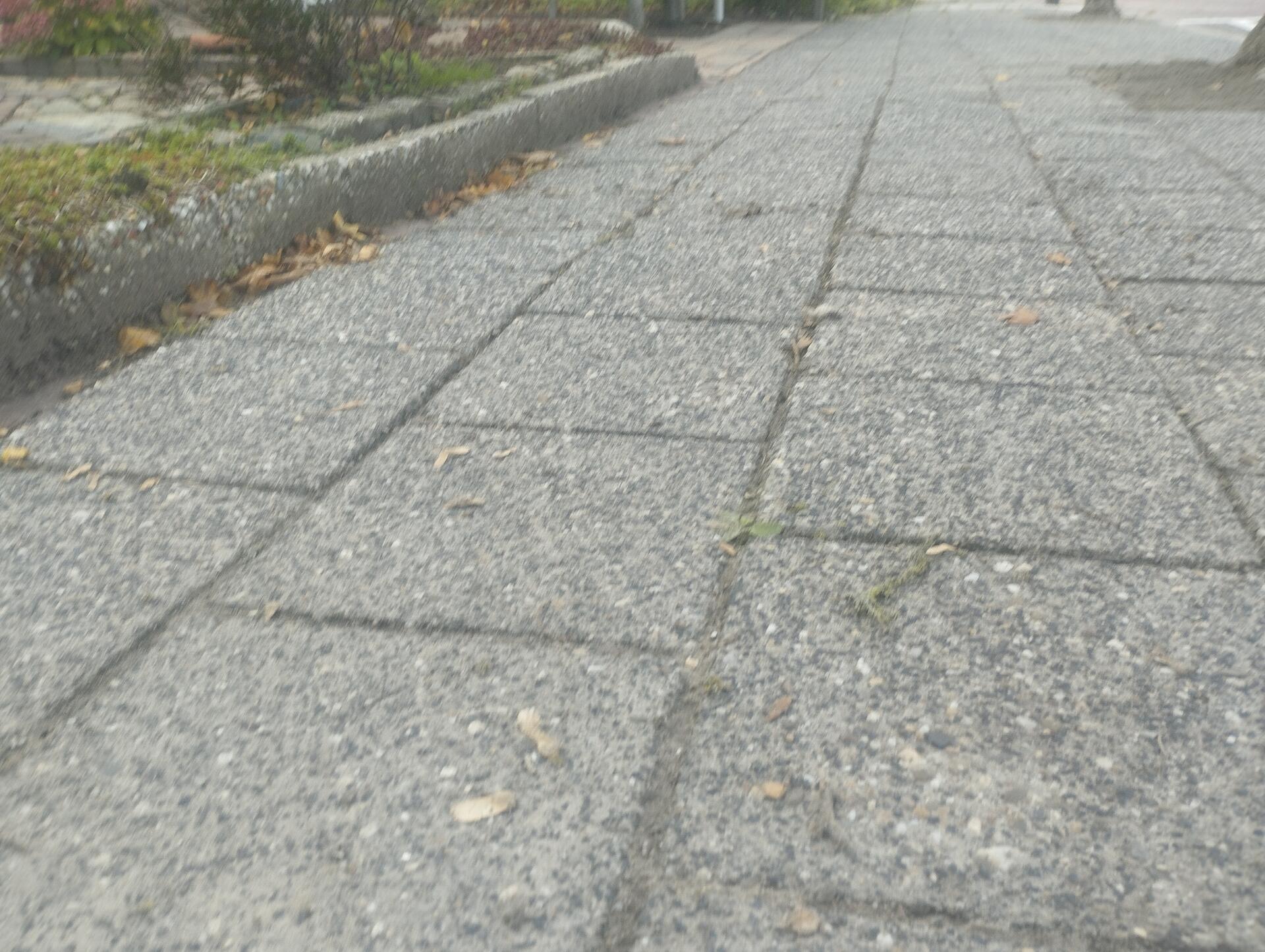 Foto bij melding 5634741 · Wegen, fietspaden, en stoepen