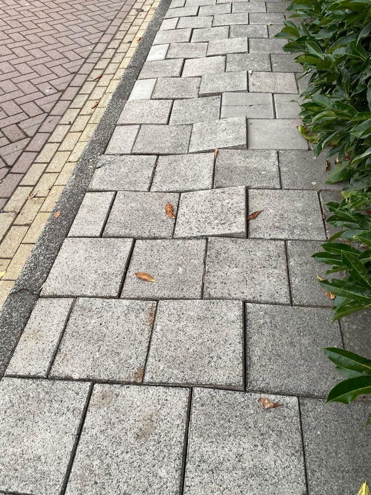 Foto bij melding 5480004 · Wegen, fietspaden, en stoepen