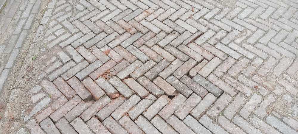 Foto bij melding 5032207 · Wegen, fietspaden, en stoepen