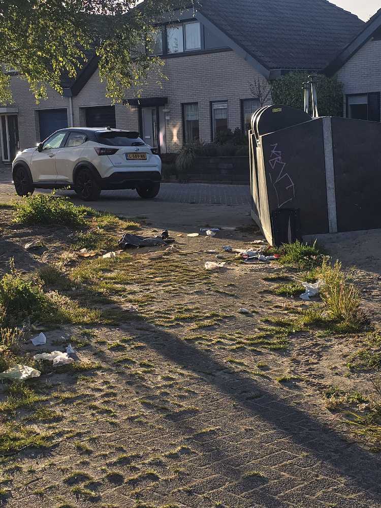 Foto bij melding 5093649 · Afval en zwerfvuil