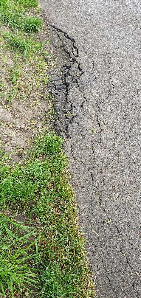 Foto bij melding 5067268 · Wegen, fietspaden, en stoepen