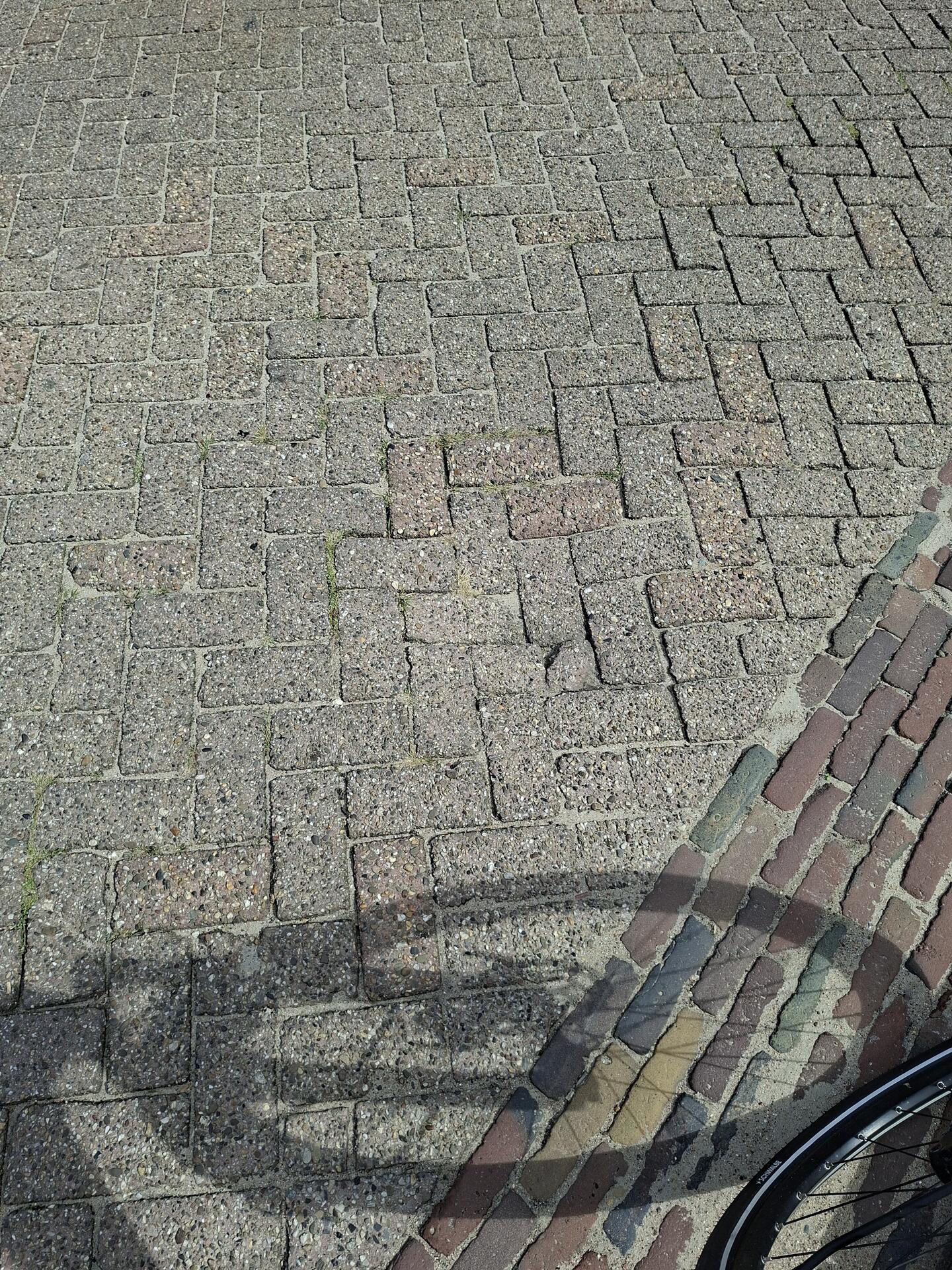 Foto bij melding 5587979 · Wegen, fietspaden, en stoepen