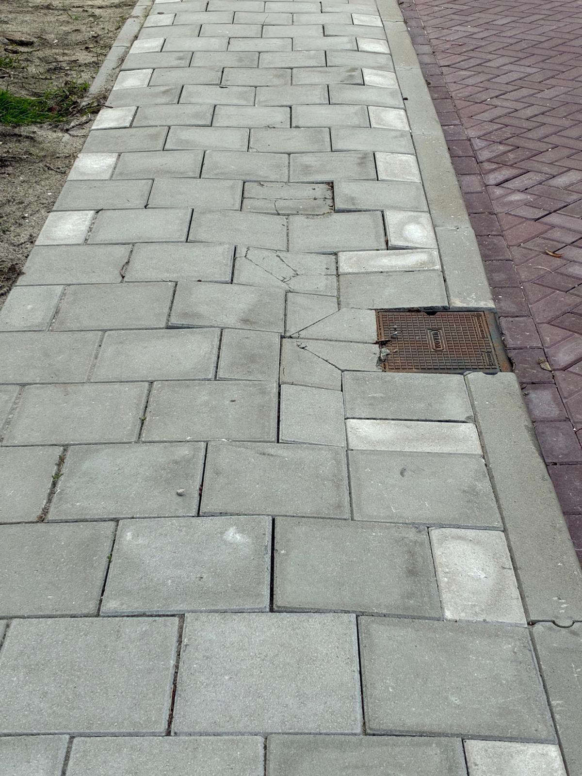 Foto bij melding 5579639 · Wegen en paden