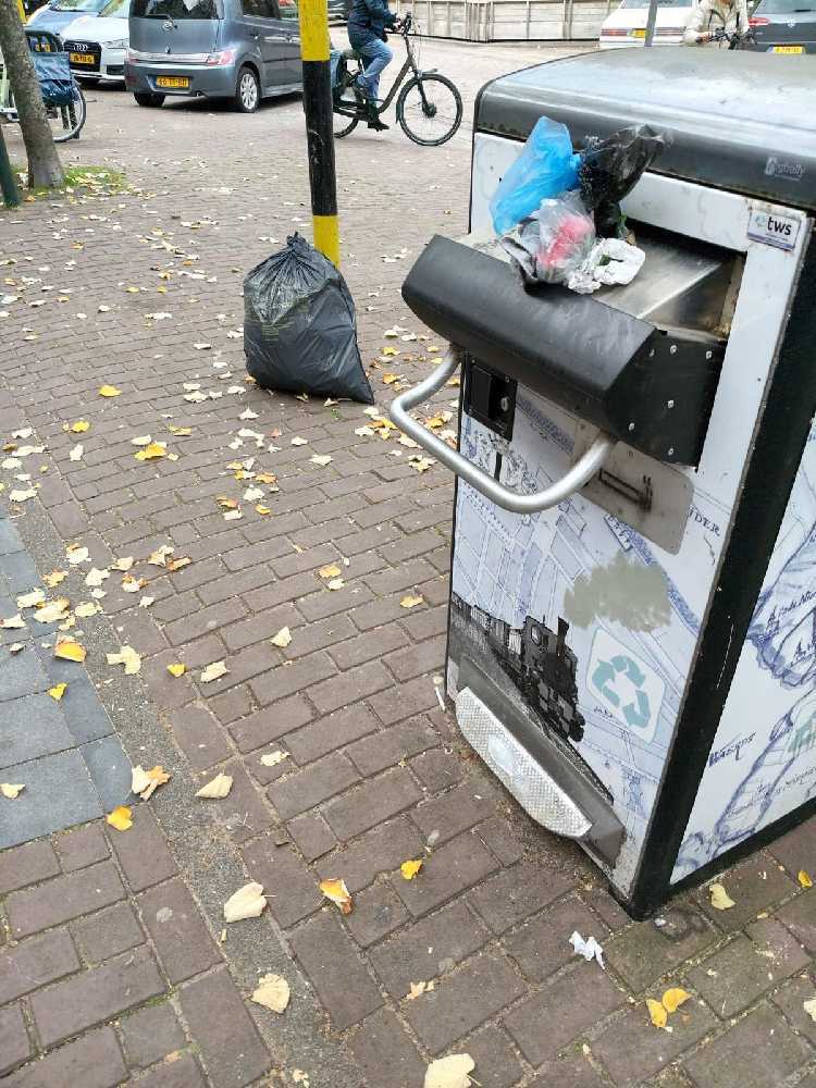 Foto bij melding 5618621 · Afval/Hondenpoep/Ongedierte/Dode dieren