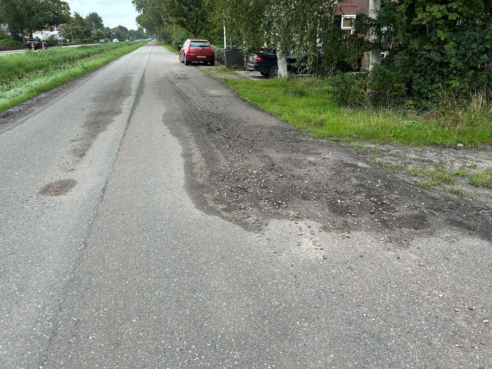 Foto bij melding 5586796 · Wegen, fietspaden, en stoepen