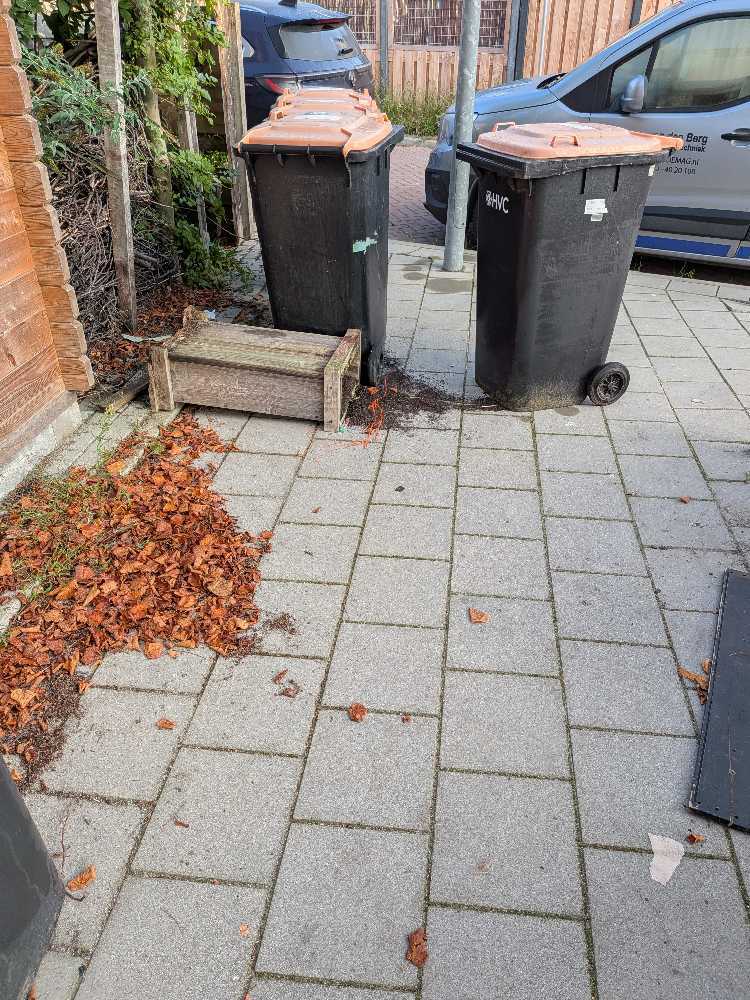 Foto bij melding 5664360 · Afval en zwerfvuil